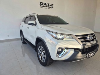 TOYOTA SW4 SRX 2.8 4X4 DIESEL 7 LUGARES